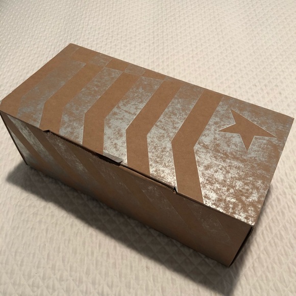 Golden goose sneaker box Clearance